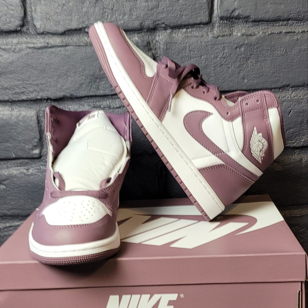 Nike Jordan Retro 1 Purple/White Size 9.5 Mens